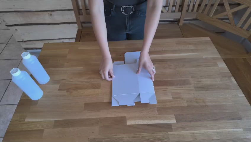 Faltkarton mit Einsteck-Klappen und Steckboden